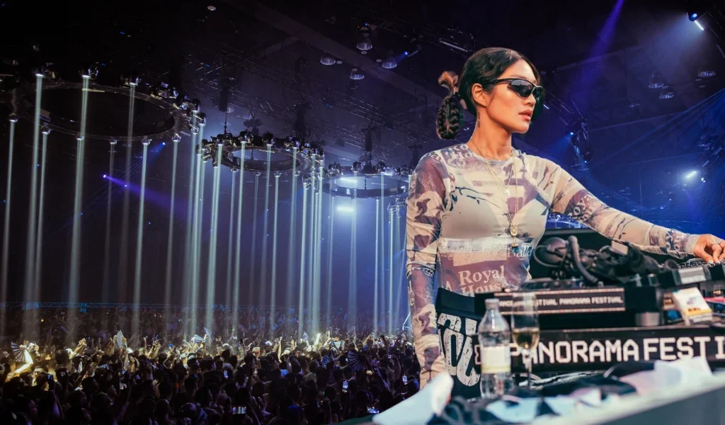 Nữ DJ hứa hẹn bùng nổ với lễ hội và phong cách cực đỉnh