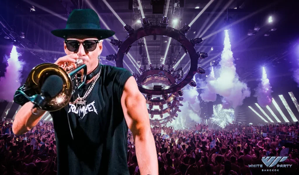 DJ Timmy Trumpet chơi kèn trực tiếp lại lễ hội